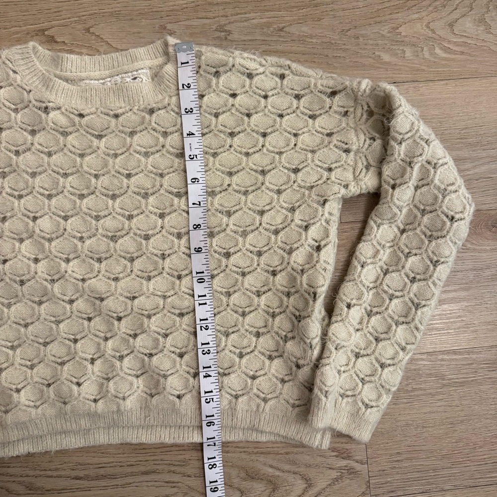 Pink Martini Fuzzy Cropped Cream Wool Blend Sweater - Size Medium - Picture 8 of 9